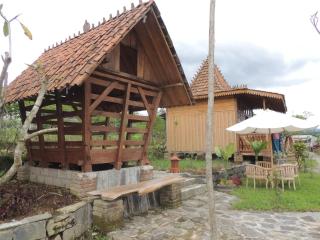 Singgasana Villa & Resto - 4