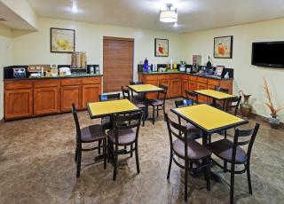 Texas Inn and Suites Raymondville - Raymondville - 3