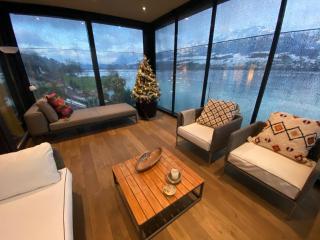 Luxury loft on top of Villa Wilen with tremendous views by the lake - Sarnen - 9