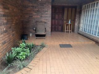 Hazelonz Bed &Breakfast - 3