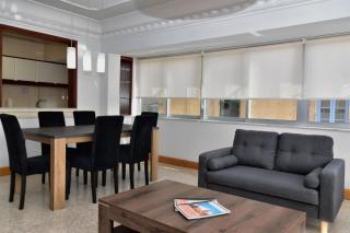 2 Bedroom, Central and Spacious Apartment with Sea View - 2 - 8