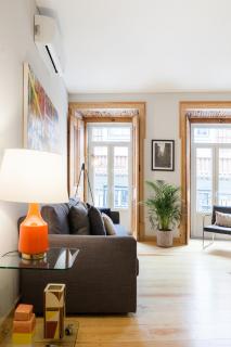 Charming Flat with Balconies Central Chiado District 2 Bedrooms & AC 19th Century Building - Lisbona - 5