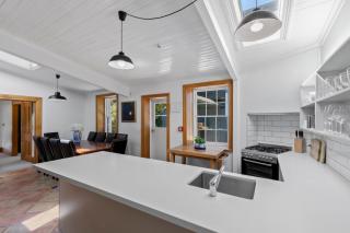Historic Stonehouse & Alley Cottage - Sleeps 14 with spa pool - Queenstown - 9