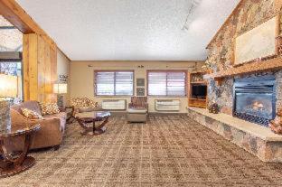 AmericInn by Wyndham Calumet - 7