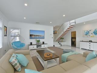 Sealand Lake House Stunning Absolute Waterfront - Fishing Point - 6