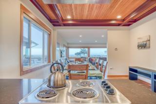 Oceanfront Getaway - Meredith Lodging - Seaside - 5