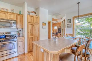 Twin Rocks Hideaway - Meredith Lodging - Rockaway Beach - 7