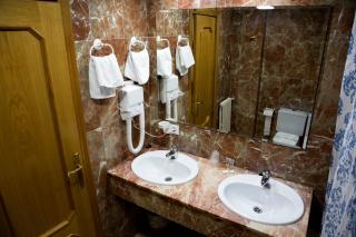 Hotel Reina Victoria - 1