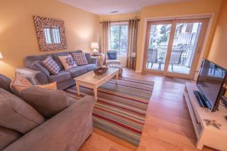 Walk to Hilton Head Island Beach Villa with Balcony - Hilton Head Island - 8