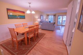 Walk to Hilton Head Island Beach Villa with Balcony - Hilton Head Island - 4
