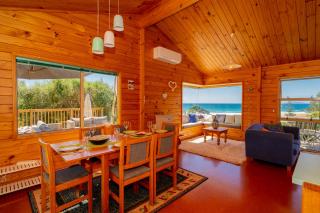 The Captain's Lookout - Onemana Holiday Home - 8
