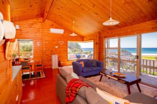 The Captain's Lookout - Onemana Holiday Home - Opoutere - 3