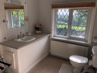 Trumbles Gatwick B&B - 4