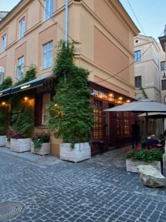 В центрі біля Ратуші вулиця Площа Ринок 11 - Lviv - 9