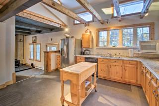 Inviting Countryside Home 4 Mi to Long Lake! - 3