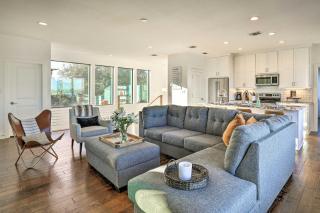 Modern Lakeview Hilltop Retreat with Game Garage! - Granbury - 5