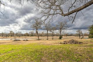 Rustic Rockdale Home on 100 Acres Near City Park! - Rockdale - 9