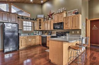 Riversong Ridge Cabin with Hot Tub and Game Room! - 5