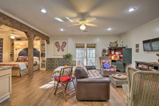 Cozy and Quiet Studio with Porch, Near Scenic Railway! - 7