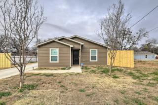 Fort Worth Retreat with Private Quarter Acre! - 8