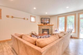 Serenity Shores - Meredith Lodging - 8