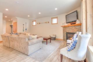 Serenity Shores - Meredith Lodging - 7