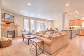 Serenity Shores - Meredith Lodging - 6