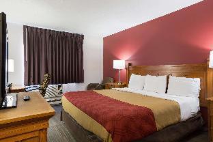 Econo Lodge Inn & Suites - Escanaba - 7