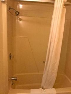 Econo Lodge Inn & Suites - Escanaba - 4