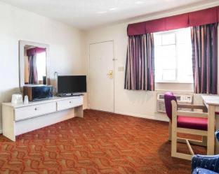 Econo Lodge Fallon Naval Air Station Area - 8