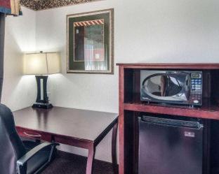 Quality Inn Midland South - Midland - 4