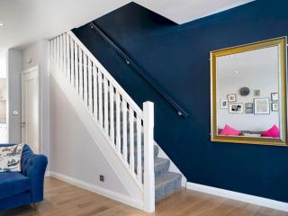 Luxury 2Bed 2Bath Townhouse - Perfect for Winter Stay - Pass the Keys - 4