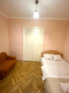 Квартира біля залізничного вокзалу вулиця Залізнична 10 до 5 гостей - 9