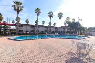 Ramada by Wyndham Davenport Orlando South - Davenport - 2