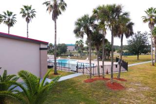 Ramada by Wyndham Davenport Orlando South - Davenport - 1