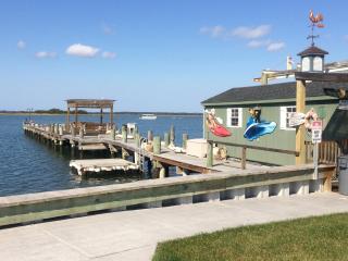 Acacia Beachfront Resort - 7