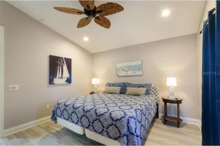 NEW Location, Location, Location! On the BEACH, Walk to VILLAGE - Sarasota - 7