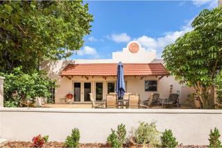 NEW Location, Location, Location! On the BEACH, Walk to VILLAGE - Sarasota - 4