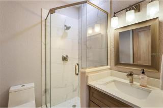 NEW Location, Location, Location! On the BEACH, Walk to VILLAGE - Sarasota - 3