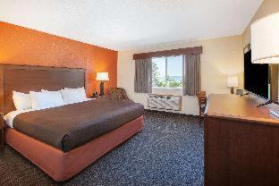 AmericInn by Wyndham Petoskey - Petoskey - 4