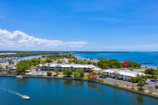 The Blue Lagoon - Ruskin - 1