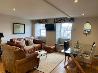 Monmouth House Apartments, Lyme Regis Old Town, dog friendly, parking - Lyme Regis - 7