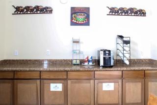 Texas Bungalows Hotel & Hotel Que at Lakeline Austin Cedar Park - Cedar Park - 3