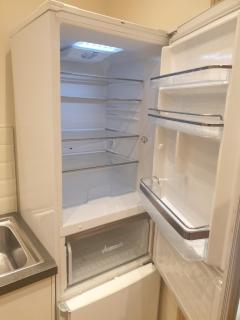 London Luxury Apartments 4 min walk from Ilford Station, with FREE PARKING FREE WIFI - 6