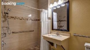 SureStay Plus Hotel by Best Western Alvin - 4