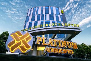Platinum Adisucipto Hotel & Conference Center - Yogyakarta - 9