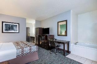La Quinta by Wyndham Knoxville East - 6