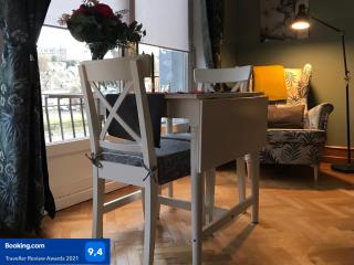 Au Pied Du Château - 9