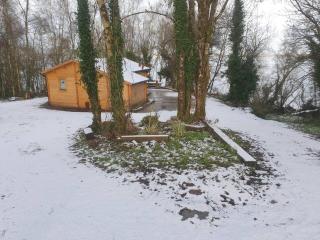 Stunning log cabin on the lake - 5