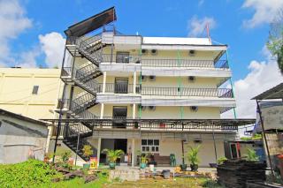 RedDoorz Plus at Pelita Guest House Balikpapan - Balikpapan - 9